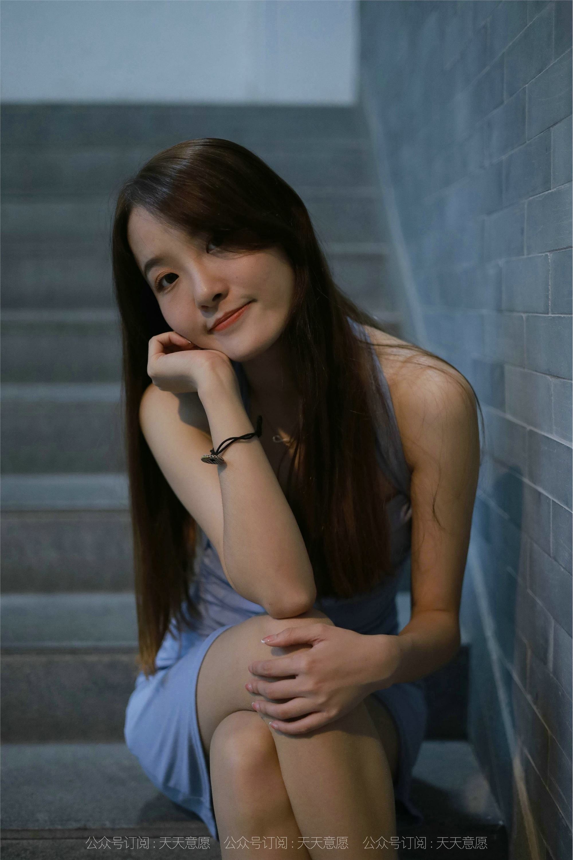 IESS异思趣向  2021.09.13 丝享家917：婉苹《楼梯间的蓝衣美女》